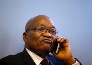 Accusé de corruption, Jacob Zuma plie mais ne rompt pas