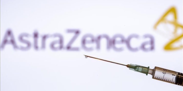 Covid-19 : mais quel est le problème avec le vaccin AstraZeneca ?