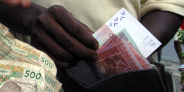 Réforme du franc CFA : un goût amer de Françafrique