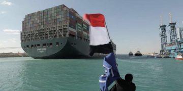 Combien pourrait coûter le blocage du canal de Suez ?