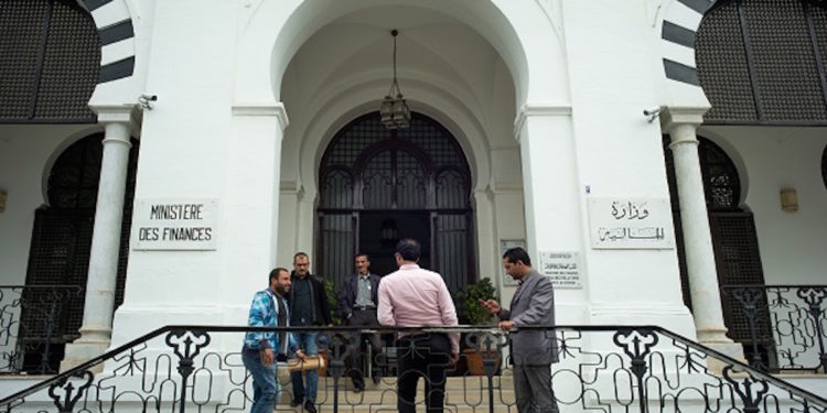 En Tunisie, moins d’emplois et plus de fonctionnaires