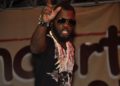 DJ Arafat, bandit ou prophète ? La légende du petit nouchi ivoirien devenu Zeus d’Afrique