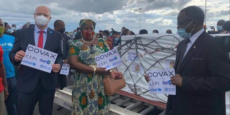 Pourquoi le Malawi détruit-il des vaccins AstraZeneca périmés?