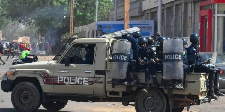 Bazoum pas encore investi, mais déjà victime d’une tentative de putsch