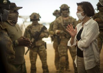 Au Mali, Florence Parly rate totalement son opération rachat