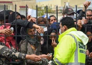 Tunisie : un confinement général et une économie en lambeaux