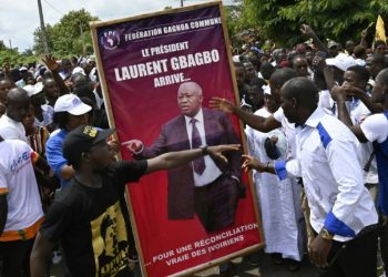 L’arrivée de Gbagbo à Abidjan entre le bruit des bottes et des tambours