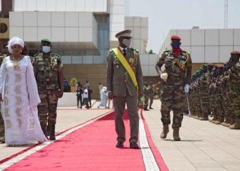 Mali : Assimi Goïta prête serment, des signes encourageants
