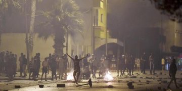Tunisie : Les rues s’embrasent face à la violence policière