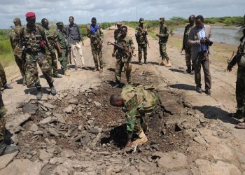 Officiellement parti de Somalie, Africom bombarde une route
