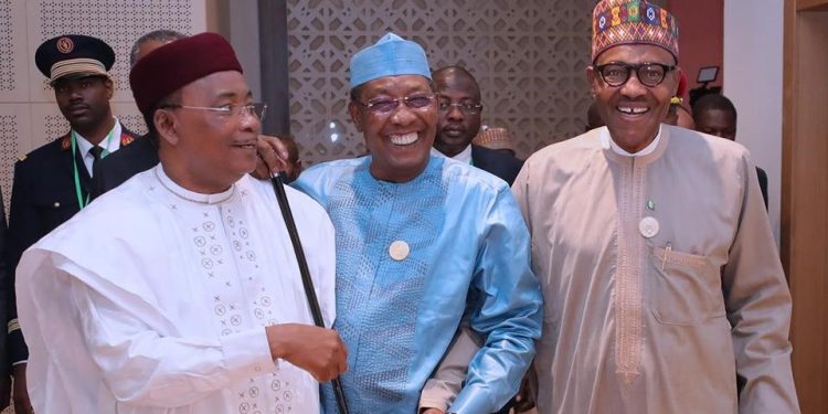 A Accra, une statue d’Issoufou qui fait de l’ombre jusqu’à Niamey