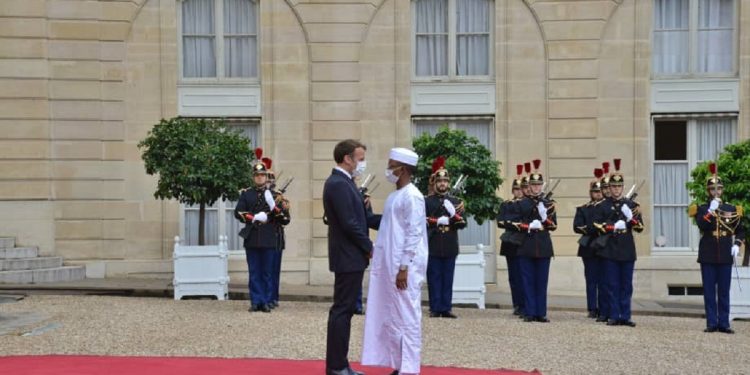 Pourquoi Macron invite-t-il les chefs d’Etat du Sahel à Paris ?