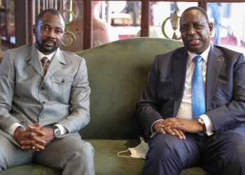 Assimi Goïta, président du Mali et Macky Sall, président du Sénégal. Accra, Ghana, 30 mai 2021.