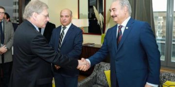 Richard Norland et Khalifa Haftar au Caire, 11 août 2021