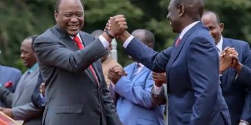 Le président du Kenya, Uhuru Kenyatta (à gauche). Son vice-président William Ruto (à droite).