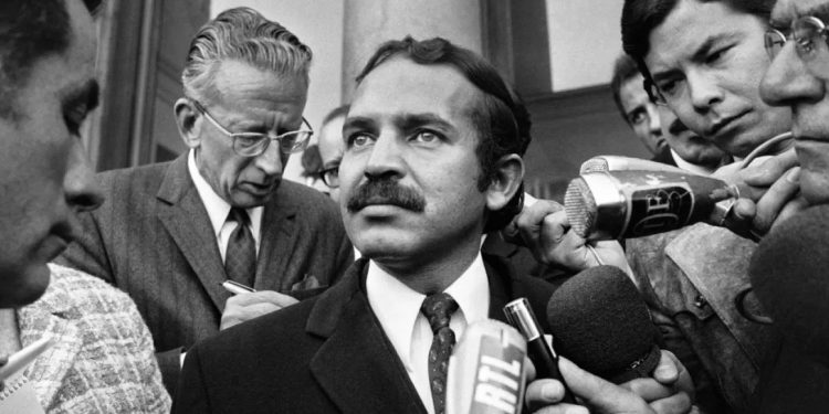 Abdelaziz Bouteflika, du succès à la déchéance