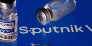 Sur quoi se base la suspension du vaccin Spoutnik V en Afrique ?