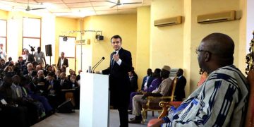 Sommet Afrique-France : une réunion de famille « françafricaine » ?