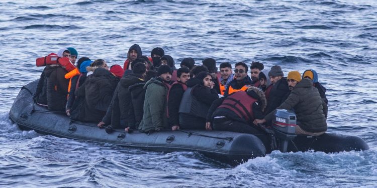 Pourquoi l’Europe traite-t-elle différemment les réfugiés africains et ukrainiens ?