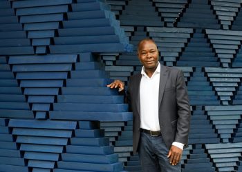 L’architecte burkinabé Diébédo Francis Kéré, concepteur des « villes paisibles »