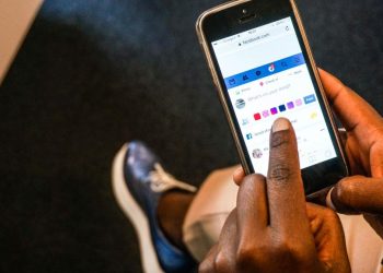 Le « colonialisme numérique » de Facebook en Afrique