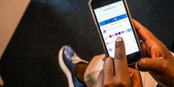 Le « colonialisme numérique » de Facebook en Afrique