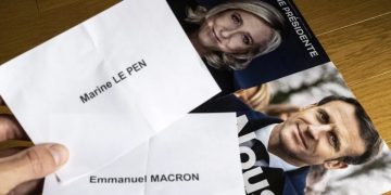 Macron/Le Pen : un seul poste pour deux politiques africaines