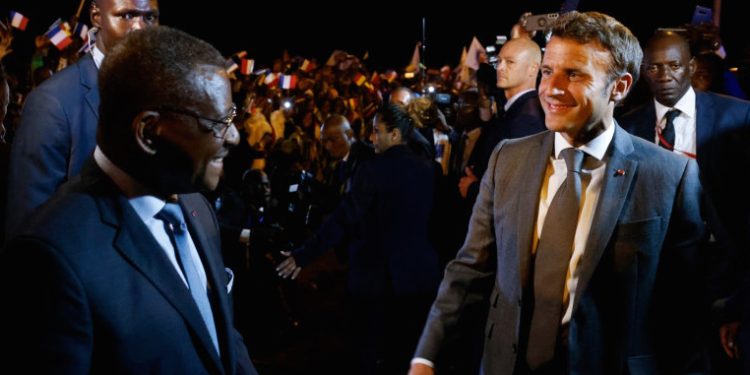 Emmanuel Macron, la paille russe et la poutre du colonialisme français