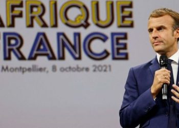 Macron en Afrique : un revirement mémoriel cynique ?
