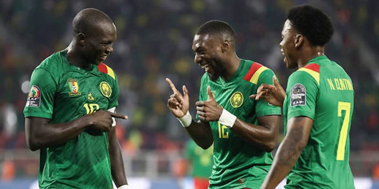 Cameroun : un combat de coqs pour équiper les Lions indomptables ?