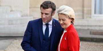 Le chantage d’Emmanuel Macron et la pyromanie d’Ursula von der Leyen