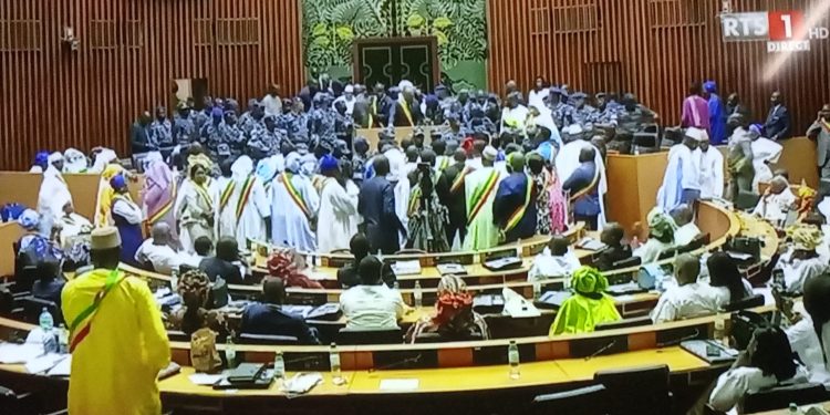 Au Sénégal, le mauvais signal envoyé par les élus de l’Assemblée nationale