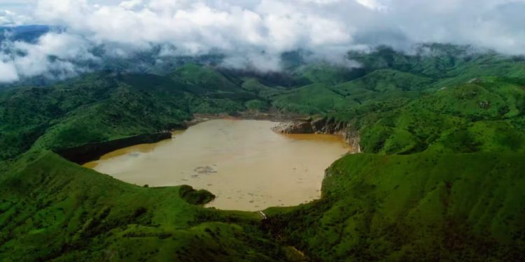 Au Cameroun, lacs, explosions et rejets de gaz mortels