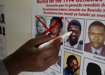 Le génocidaire rwandais Aloys Ntiwiragabo porte plainte après avoir été comparé à un nazi