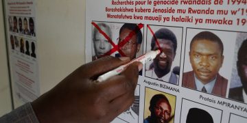 Le génocidaire rwandais Aloys Ntiwiragabo porte plainte après avoir été comparé à un nazi