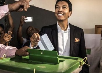 Aux urnes (1/7) : à Madagascar, un front anti-Rajoelina ?