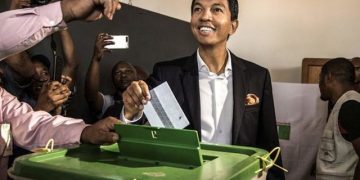 Aux urnes (1/7) : à Madagascar, un front anti-Rajoelina ?