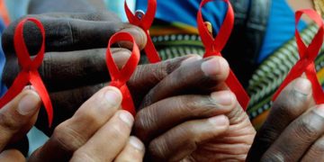 Silence, déclassement et dépendance : la vie des personnes âgées vivant avec le VIH au Sénégal