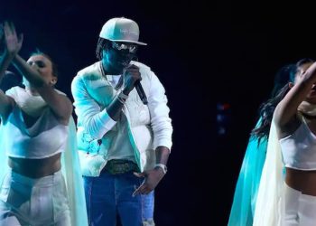 Comment un chanteur nigérian et un danseur camerounais ont inspiré la protestation en Iran