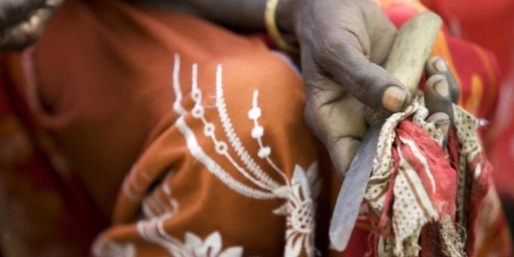 La Gambie pourrait autoriser à nouveau les mutilations génitales féminines : les droits des femmes remis en cause
