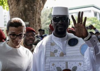 En Guinée, le putschiste Mamadi Doumbouya élu président après avoir éliminé ses rivaux image principale