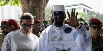 En Guinée, le putschiste Mamadi Doumbouya élu président après avoir éliminé ses rivaux image principale