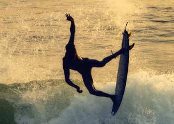 A Dakar, la nouvelle vague du surf : « C’est devenu un chemin de réussite et une culture » image principale