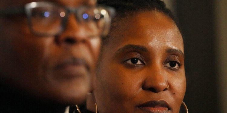 Afrique du Sud: Duduzile Zuma, fille de l’ancien président Jacob Zuma, écartée du parti MK image principale