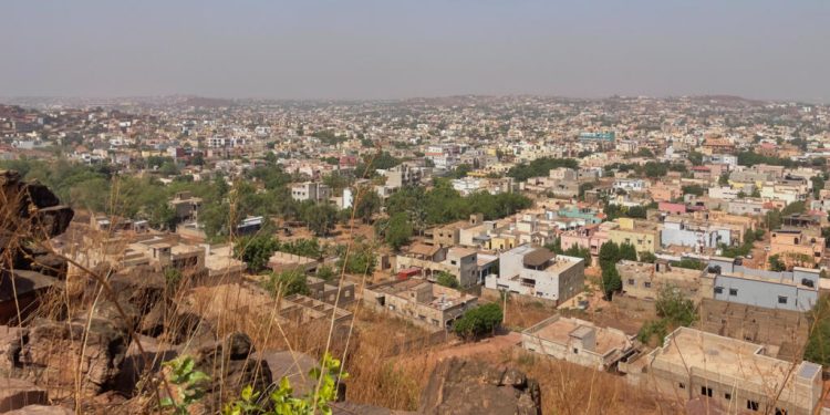 Mali: les autorités décrètent des sanctions financières ciblées contre douze ressortissants en exil image principale