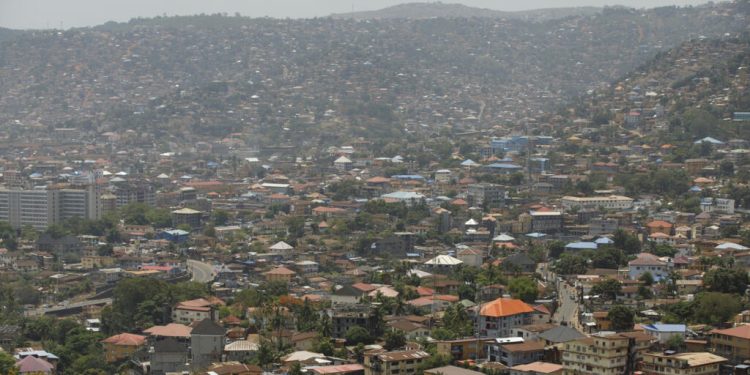 Sierra Leone: après les tensions avec la Guinée, le gouvernement rouvre la route de Yenga image principale