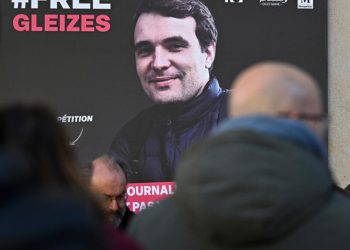 Tensions France-Algérie: «Il faut que Christophe Gleizes puisse retrouver sa grand-mère de 102 ans» image principale