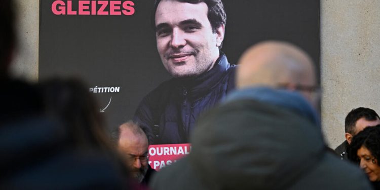 Tensions France-Algérie: «Il faut que Christophe Gleizes puisse retrouver sa grand-mère de 102 ans» image principale