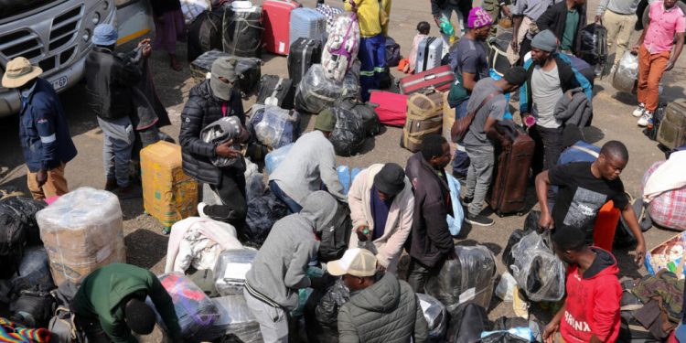 Xénophobie en Afrique du Sud: les opérations de rapatriement volontaire de migrants se poursuivent image principale