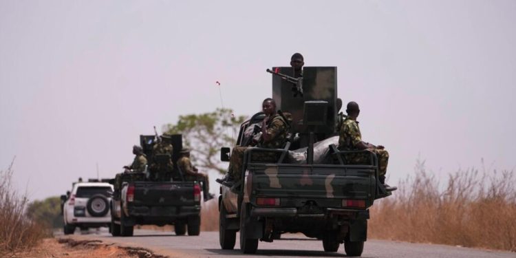 À la Une: au Mali, les jihadistes et les indépendantistes reprennent l’offensive image principale
